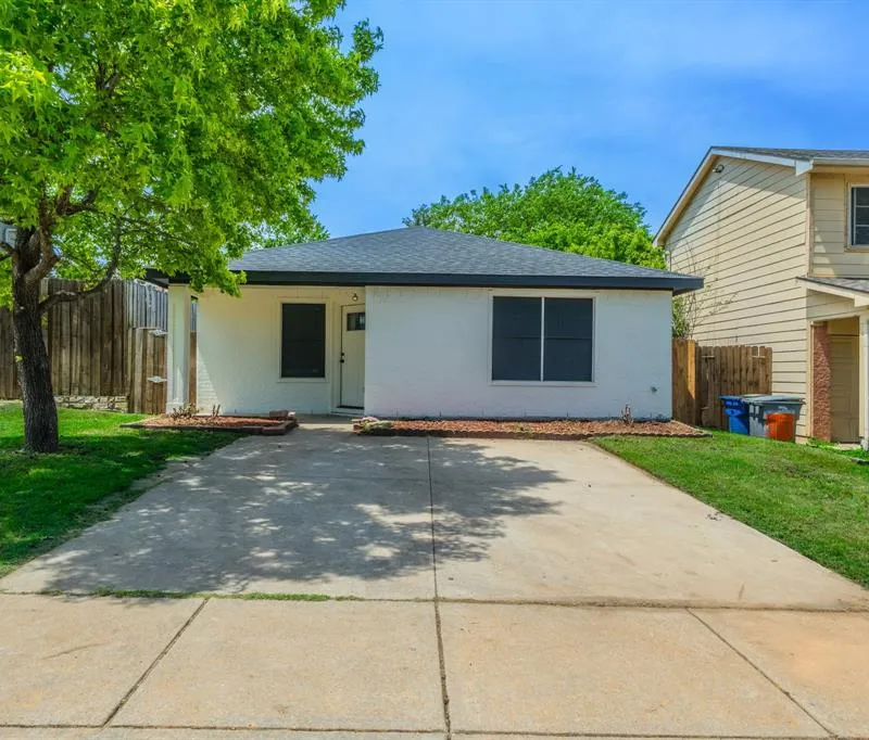 3021 Lago Vista Court, Dallas TX 75236