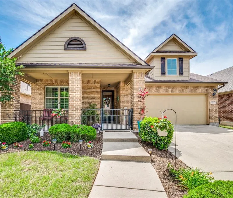 1317 Isabella Lane, Savannah TX 76227