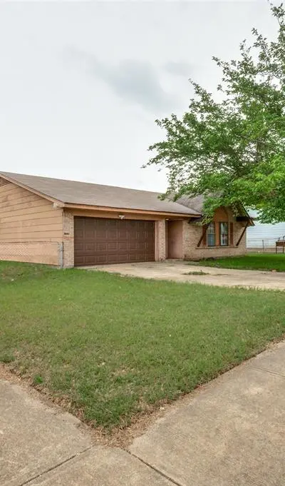 2654 Arlington Lane, Lancaster TX 75134 - Photo 3