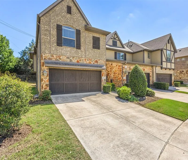 1014 Brook Forest Lane, Euless TX 76039