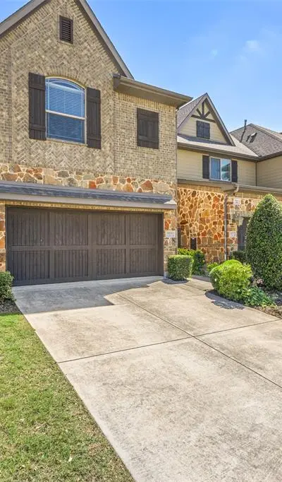 1014 Brook Forest Lane, Euless TX 76039