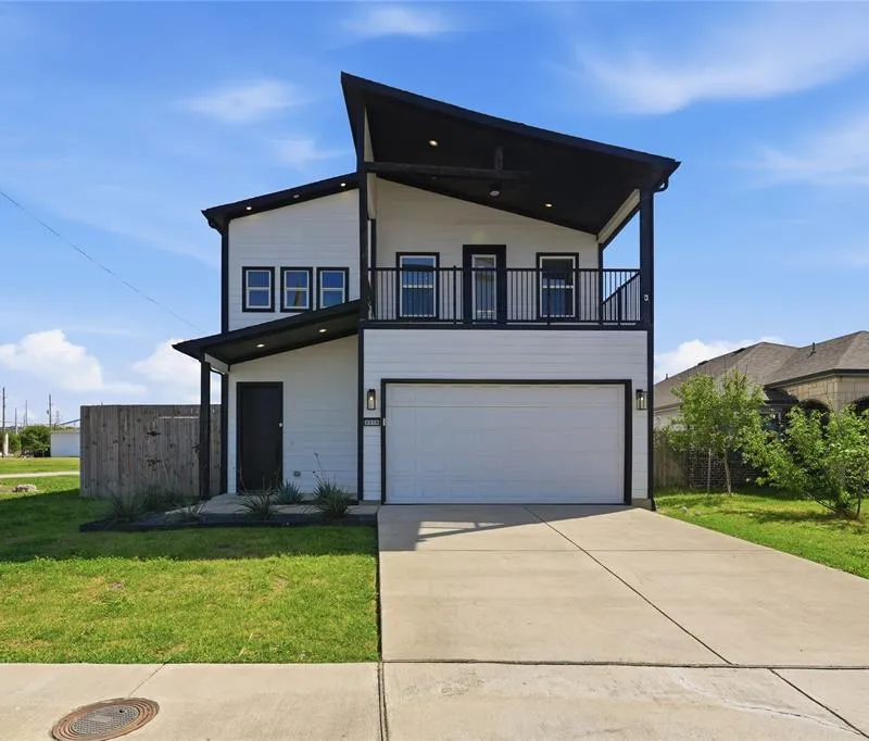 3316 Nomas Street, Dallas TX 75212
