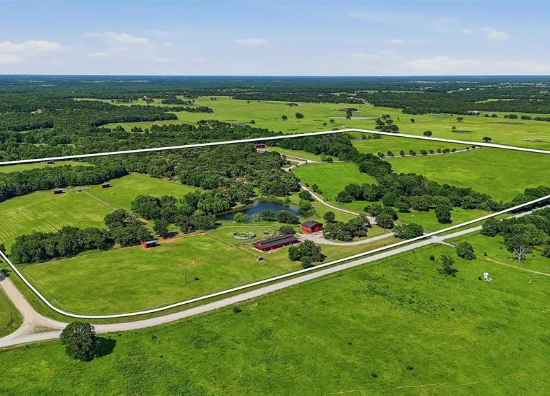 1371 County Road 130, Whitesboro TX 76273