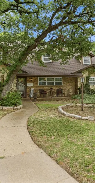 2801 Oak Cliff Lane, Arlington TX 76012 - Photo 2