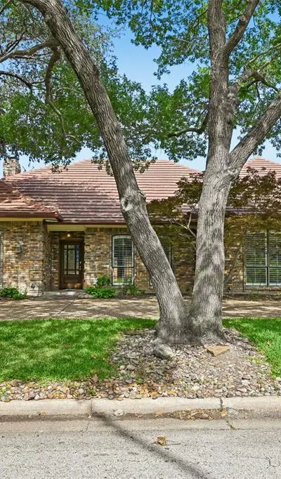 13216 Hillcrest Road, Dallas TX 75240