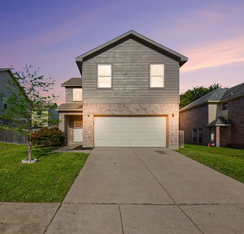 3538 Apple Valley Way, Dallas TX 75227