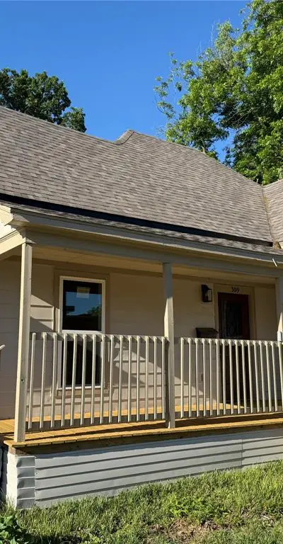309 W 8th Street, Bonham TX 75418 - Photo 2