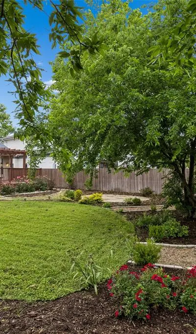 310 S Waverly Drive, Dallas TX 75208 - Photo 2