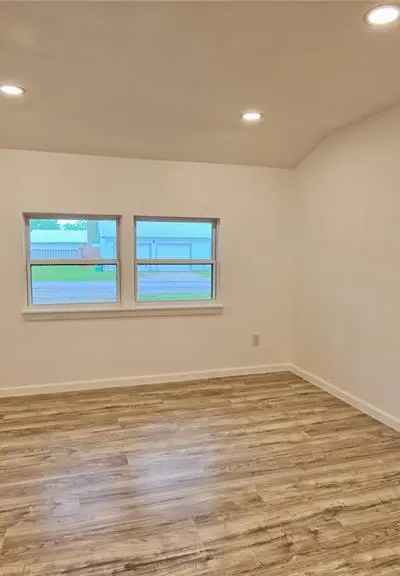 103 Phillips Street, Saint Jo TX 76265 - Photo 3