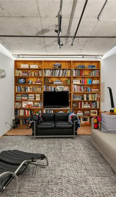 2011 Cedar Springs # 305, Dallas TX 75201 - Photo 4