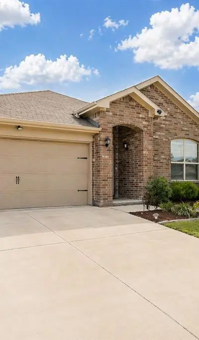 633 Buzzard Lake Trail, Fort Worth TX 76120 - Photo 2