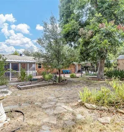 7004 Meadowbrook Drive, Fort Worth TX 76112