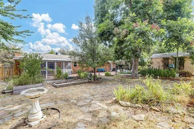 7004 Meadowbrook Drive, Fort Worth TX 76112