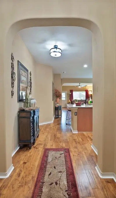 7064 Seton Hall Drive, Fort Worth TX 76120 - Photo 5