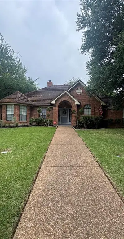 713 Ashley Drive, Hurst TX 76054