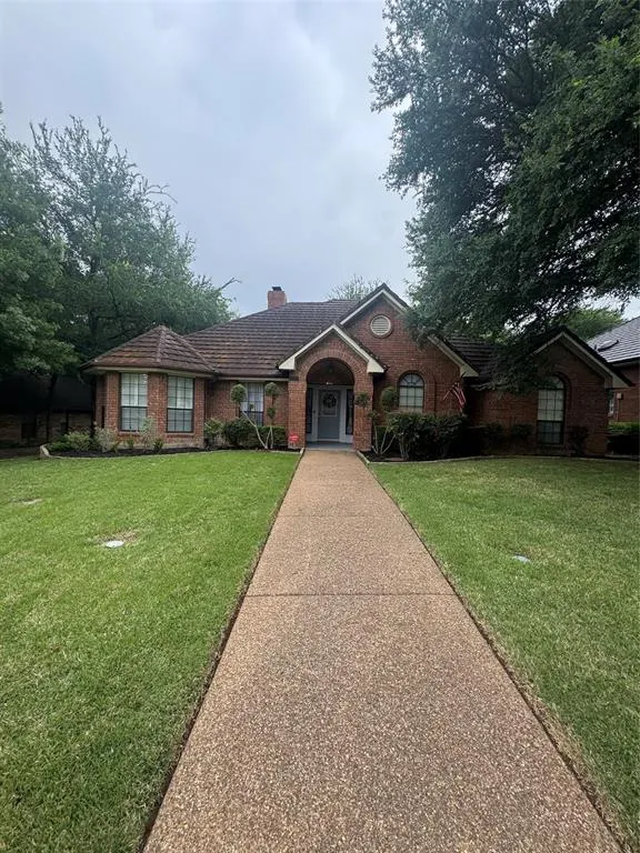 713 Ashley Drive, Hurst TX 76054