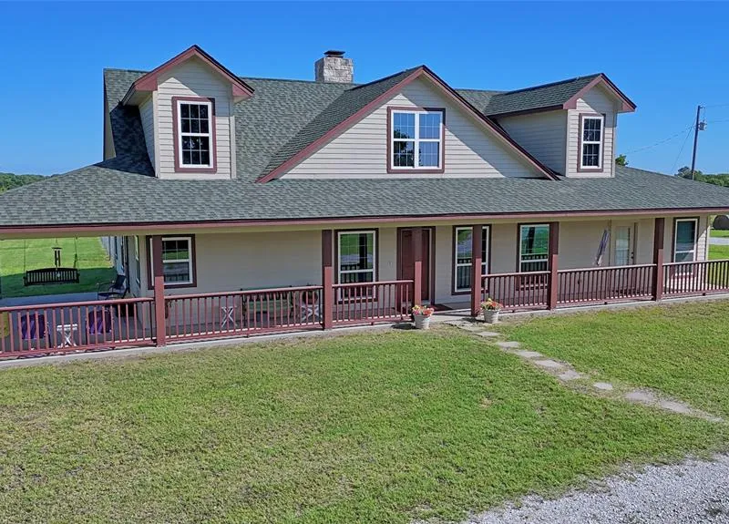 433 Fruitland Road, Bowie TX 76230