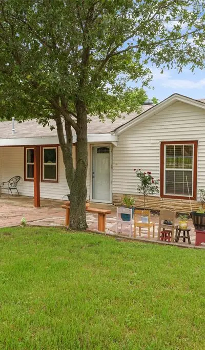 6000 Forest Hill Drive, Forest Hill TX 76119