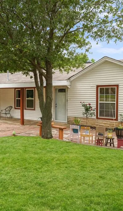 6000 Forest Hill Drive, Forest Hill TX 76119 - Photo 3