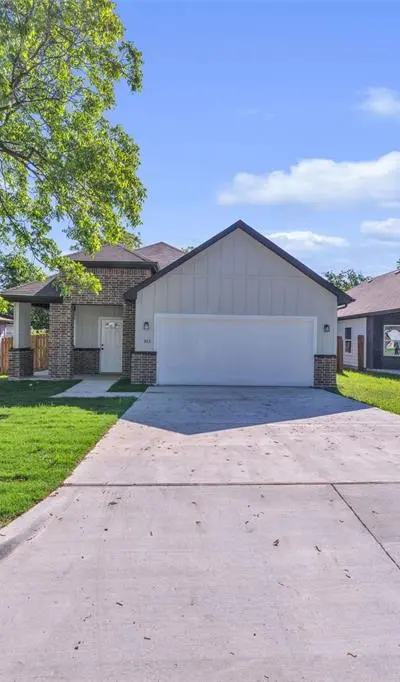 303 Pemberton Street, White Settlement TX 76108