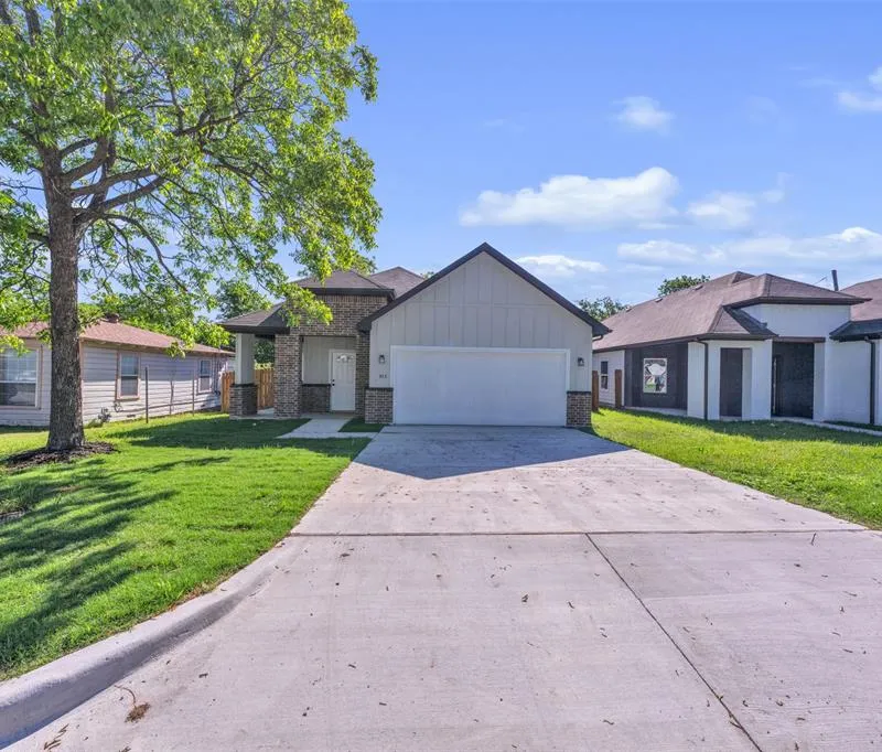 303 Pemberton Street, White Settlement TX 76108