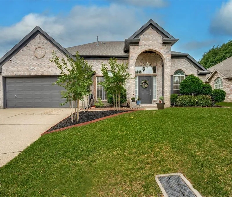 10009 White Lane, Irving TX 75063