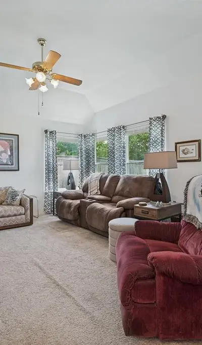 10009 White Lane, Irving TX 75063 - Photo 4