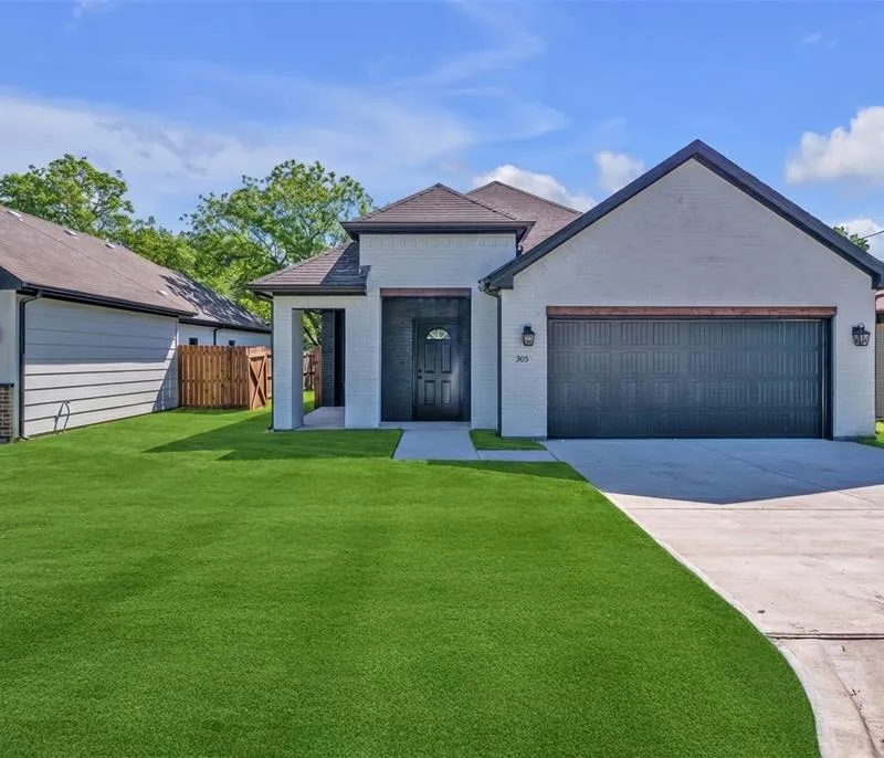 305 Pemberton Street, White Settlement TX 76108