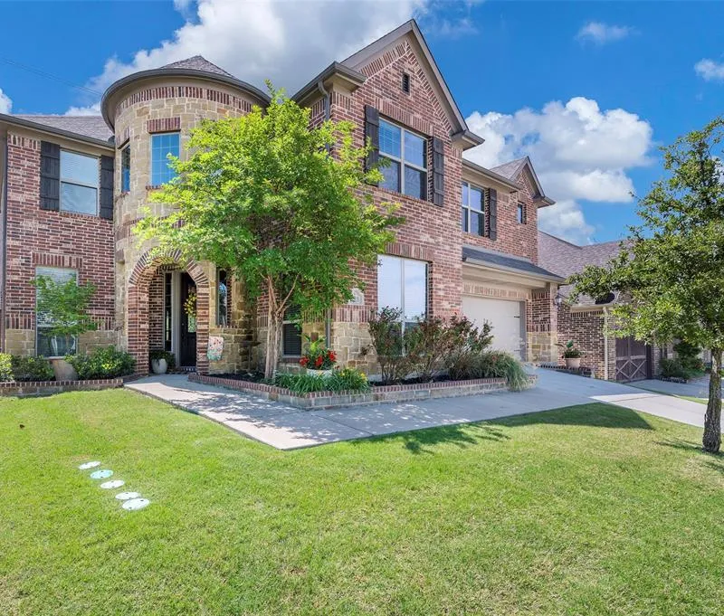 928 Bentley Drive, Roanoke TX 76262