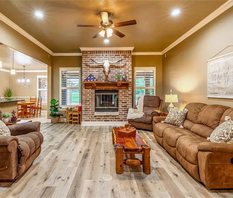 136 Oakwood Court, Lakeside TX 76135