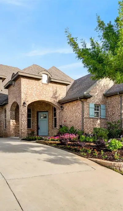 9016 Inwood Street, Benbrook TX 76126