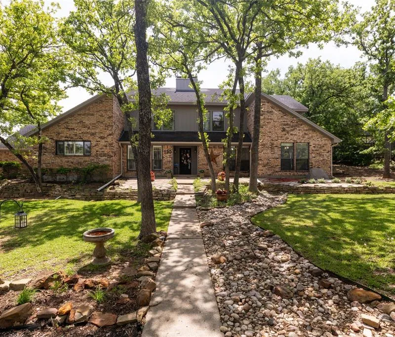 120 Creekside Drive, Double Oak TX 75077