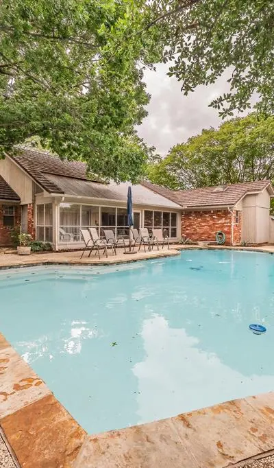 2609 Shadow Ridge Drive, Arlington TX 76006 - Photo 2