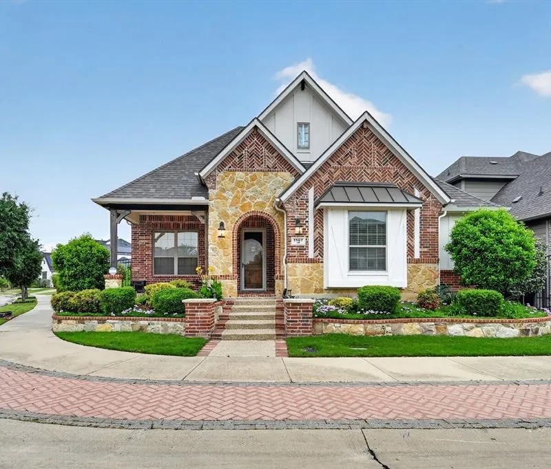 1107 Amber Rose Way, Arlington TX 76005