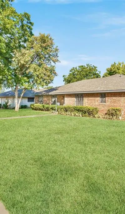 7027 Hunnicut Road, Dallas TX 75227 - Photo 3