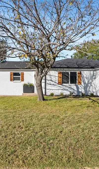 1318 W Water Street, Weatherford TX 76086