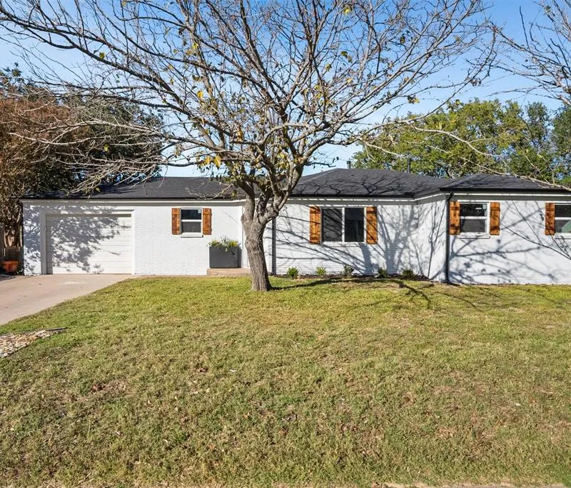 1318 W Water Street, Weatherford TX 76086