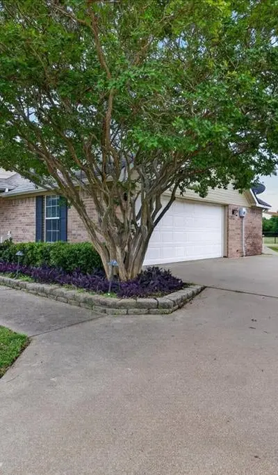 626 E Eubank Street, Mabank TX 75147 - Photo 4