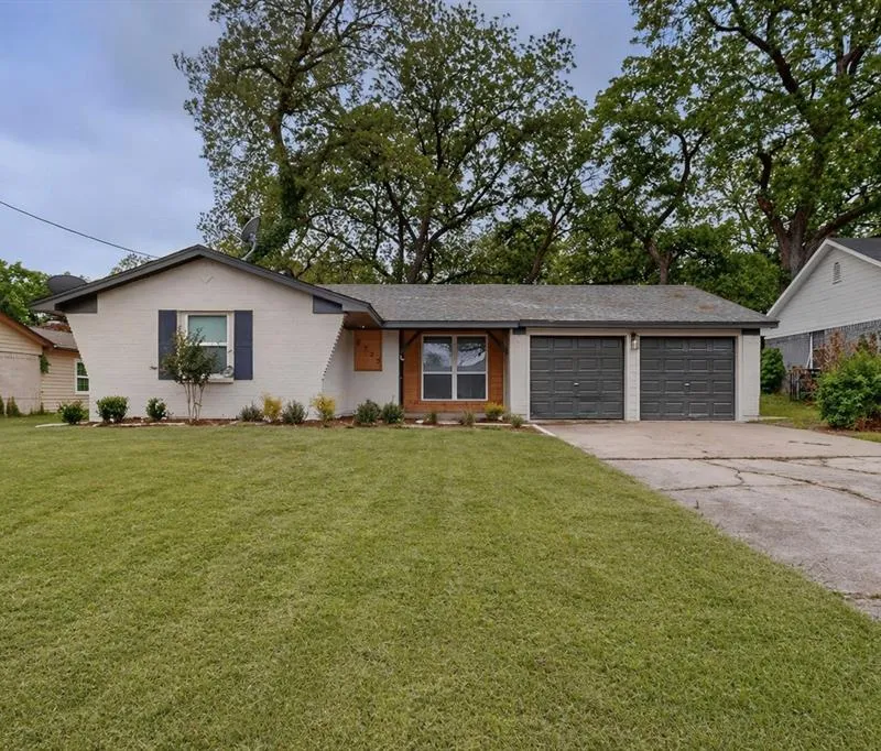 6323 Harmony Lane, Dallas TX 75241