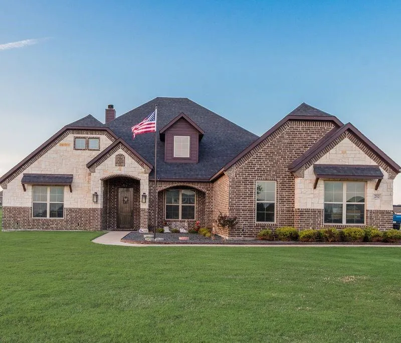 252 Agua Linda Drive, Godley TX 76044