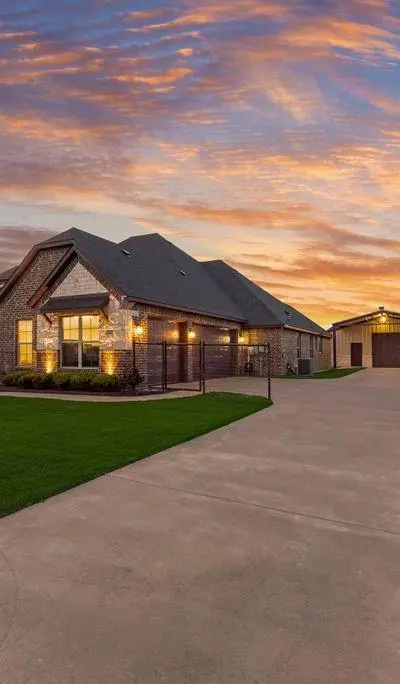 252 Agua Linda Drive, Godley TX 76044 - Photo 4