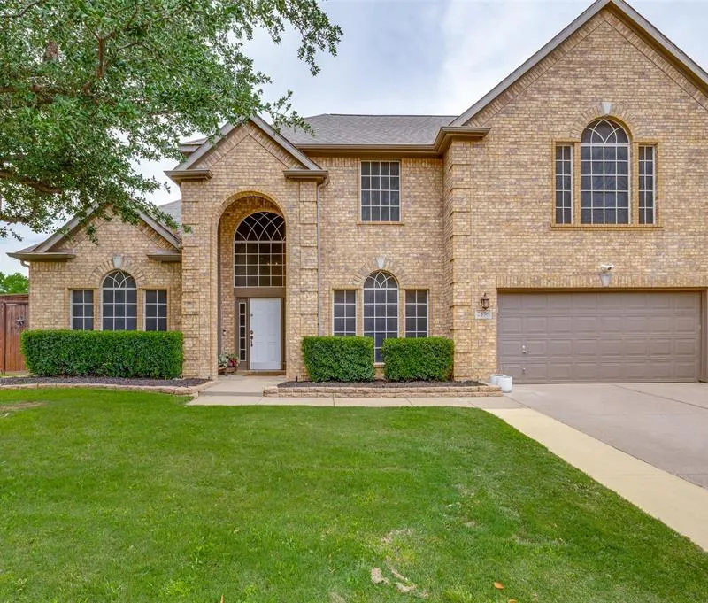 2456 Whispering Breeze Drive, Grand Prairie TX 75050