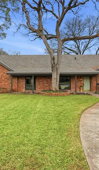 8625 Marys Creek Drive, Benbrook TX 76116
