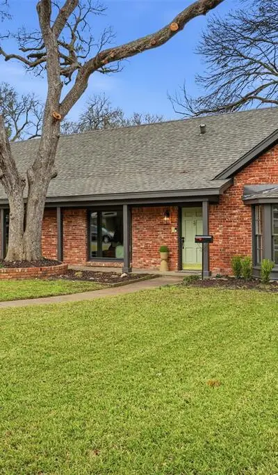 8625 Marys Creek Drive, Benbrook TX 76116 - Photo 2