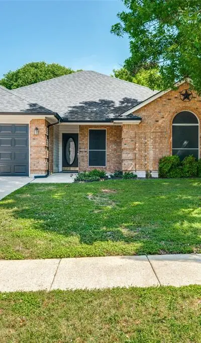 816 Willow Court, Saginaw TX 76179