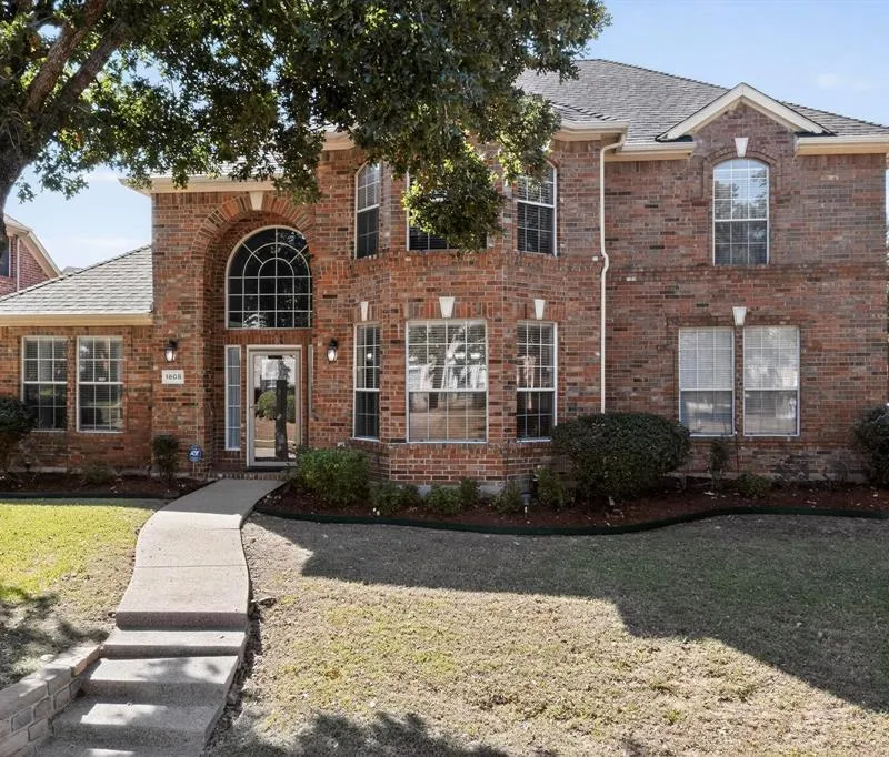 1808 Paddington Court, Arlington TX 76017