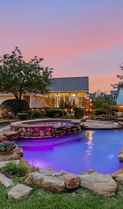 8404 Bridge Street, North Richland Hills TX 76180 - Photo 2
