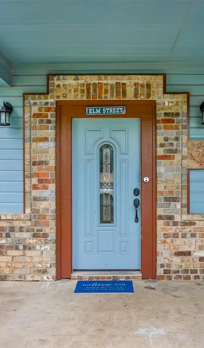 406 W Elm Street, Collinsville TX 76233 - Photo 2