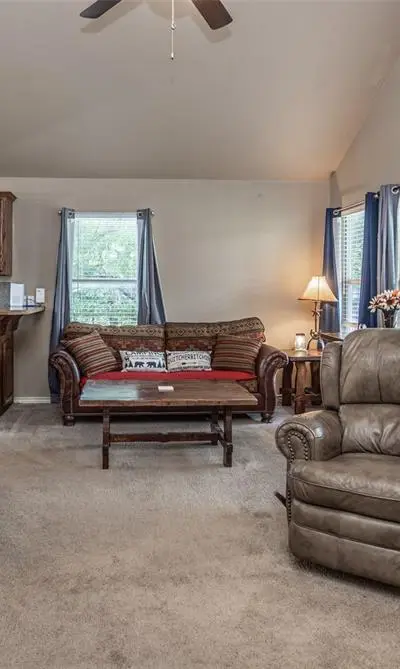 406 W Elm Street, Collinsville TX 76233 - Photo 5