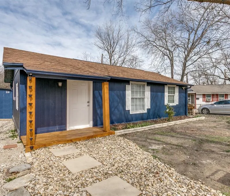 237 Conner Plaza, Lewisville TX 75057